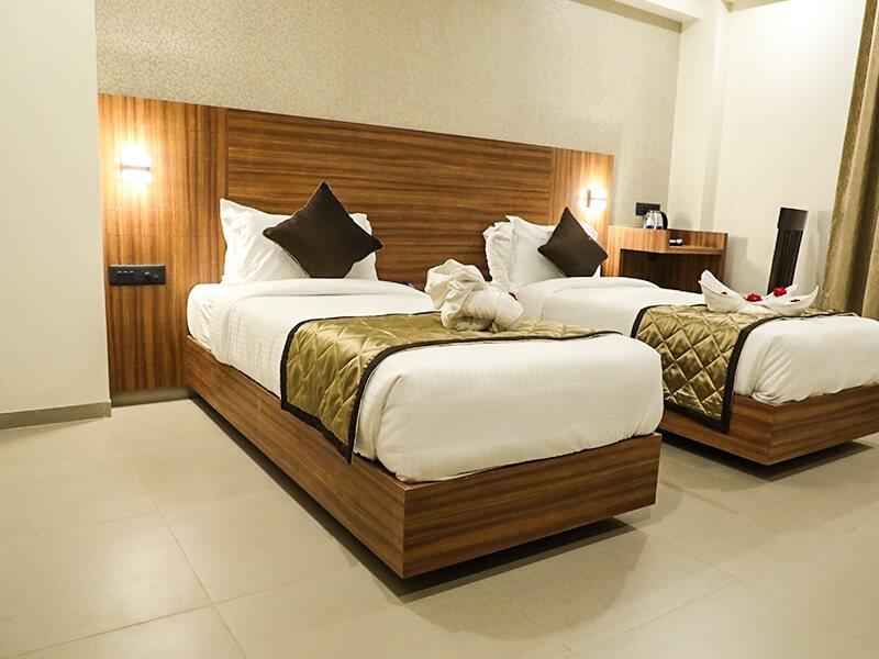 Kyriad Hotel Solapur By Othpl Ngoại thất bức ảnh
