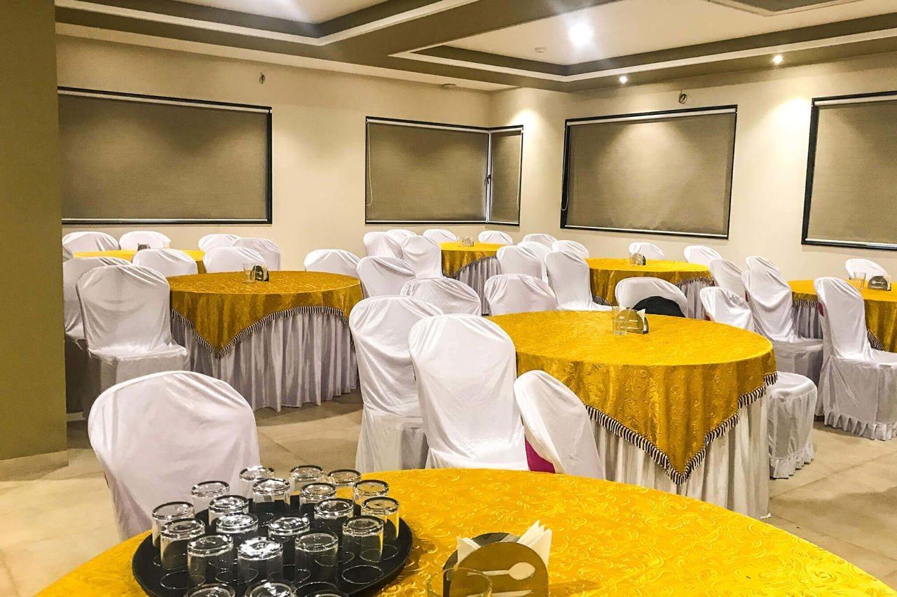 Kyriad Hotel Solapur By Othpl Ngoại thất bức ảnh