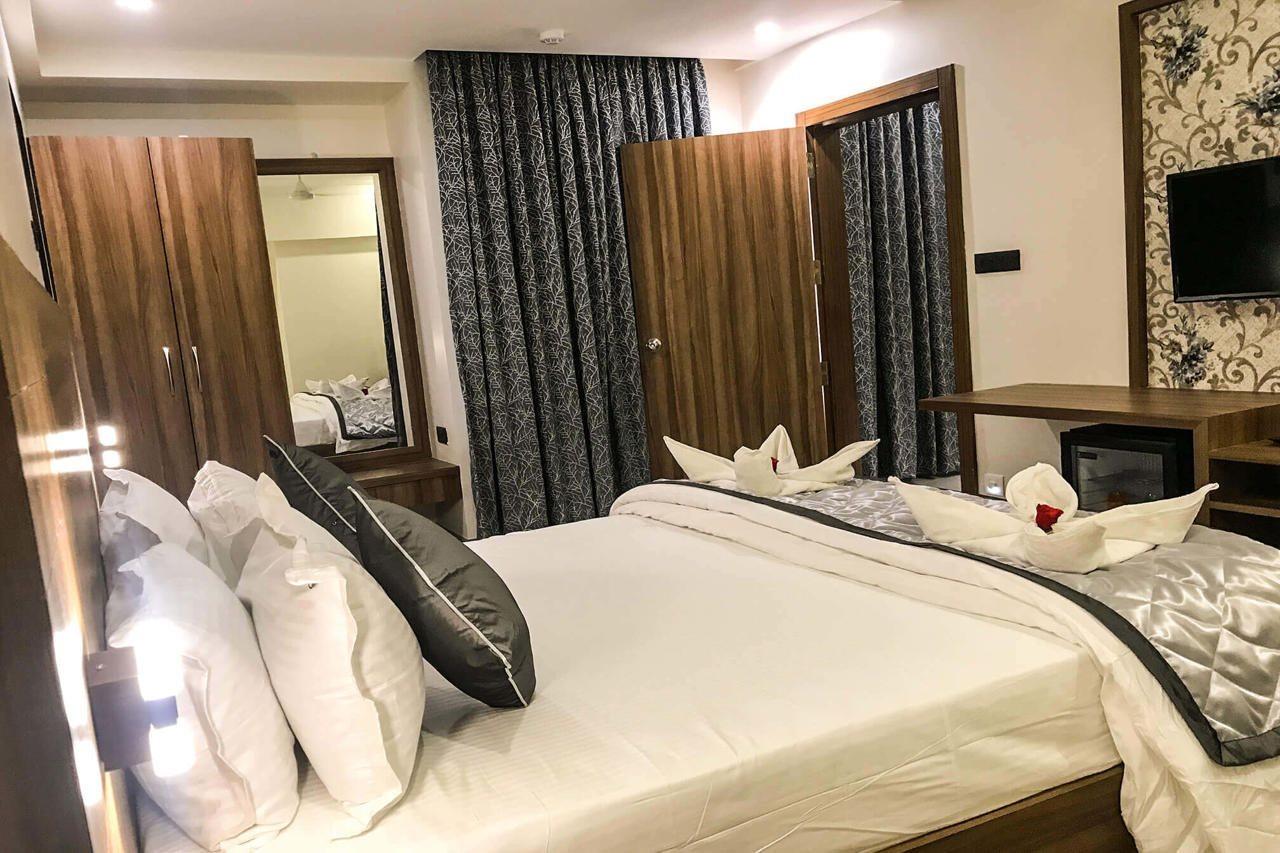 Kyriad Hotel Solapur By Othpl Ngoại thất bức ảnh