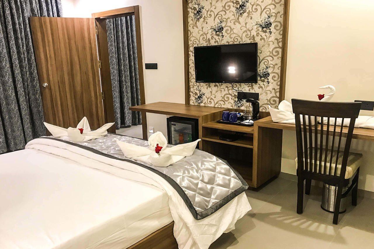 Kyriad Hotel Solapur By Othpl Ngoại thất bức ảnh