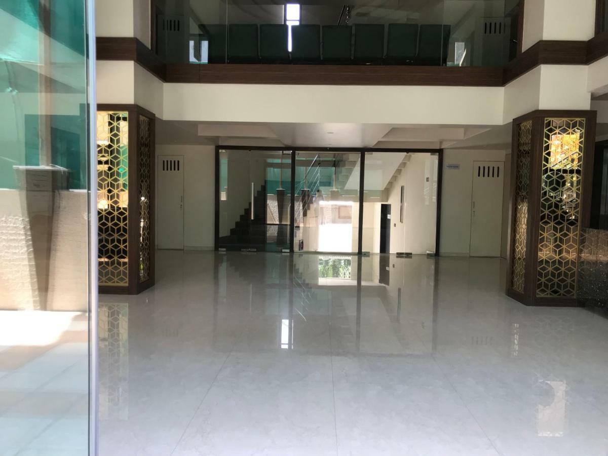 Kyriad Hotel Solapur By Othpl Ngoại thất bức ảnh
