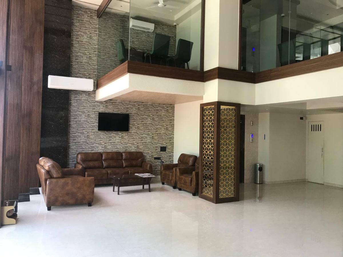 Kyriad Hotel Solapur By Othpl Ngoại thất bức ảnh