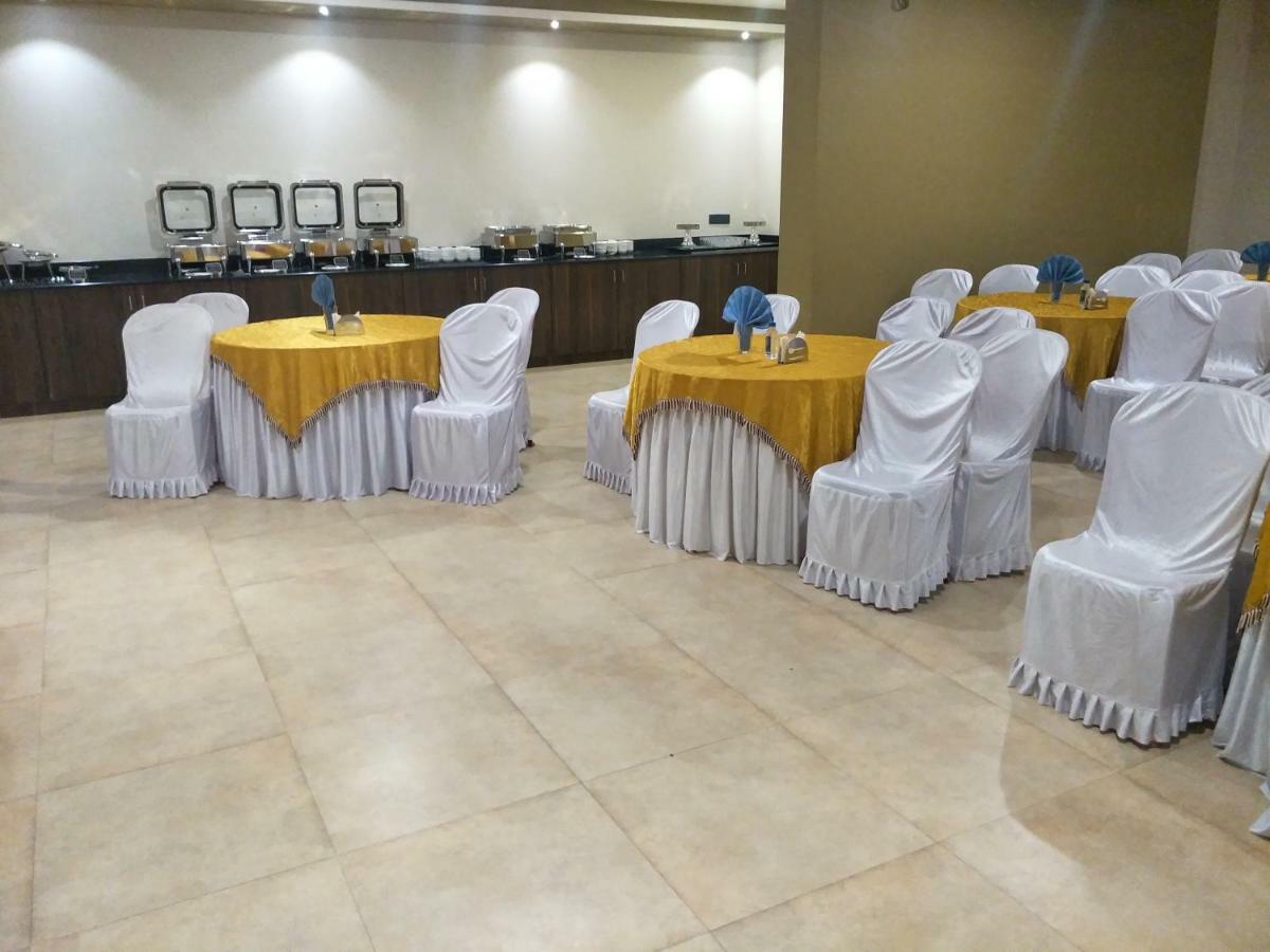 Kyriad Hotel Solapur By Othpl Ngoại thất bức ảnh