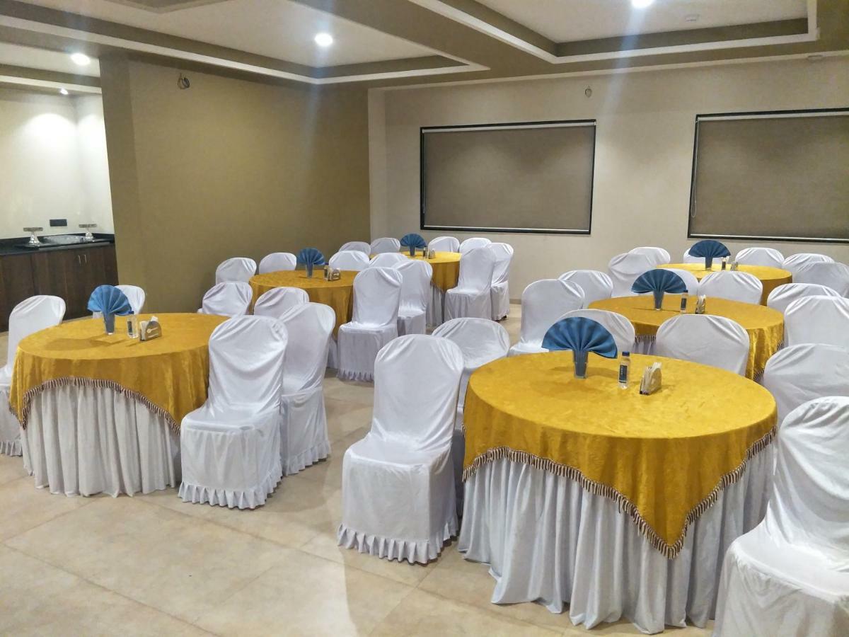 Kyriad Hotel Solapur By Othpl Ngoại thất bức ảnh