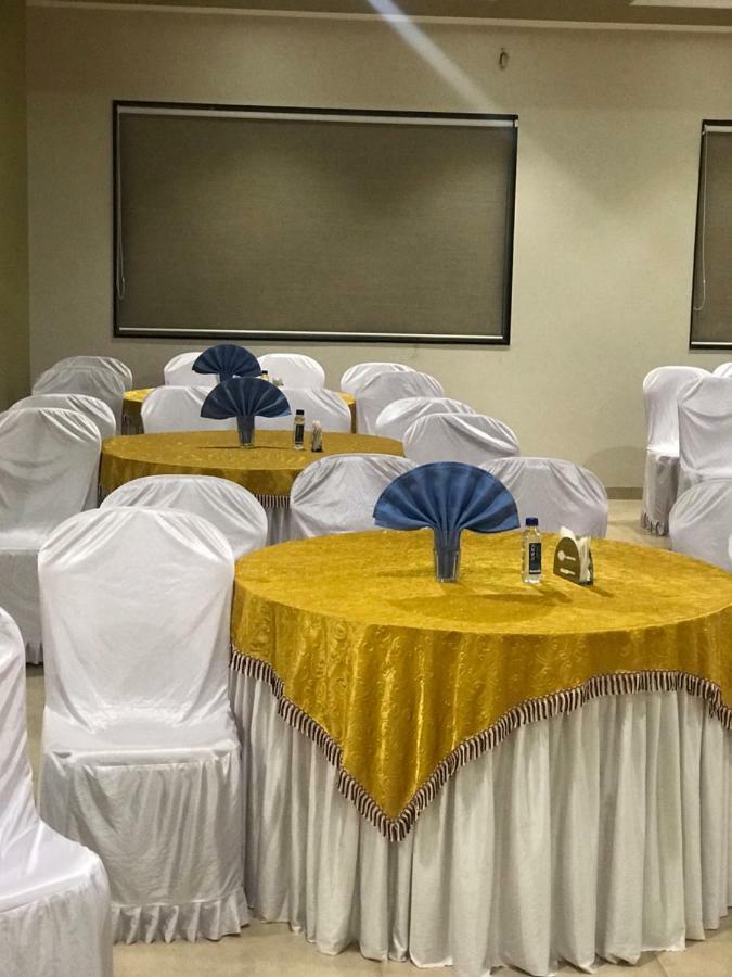 Kyriad Hotel Solapur By Othpl Ngoại thất bức ảnh