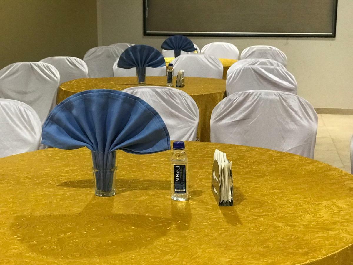 Kyriad Hotel Solapur By Othpl Ngoại thất bức ảnh