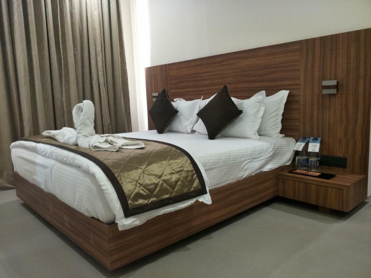 Kyriad Hotel Solapur By Othpl Ngoại thất bức ảnh
