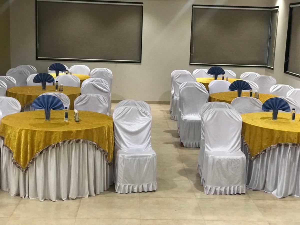 Kyriad Hotel Solapur By Othpl Ngoại thất bức ảnh