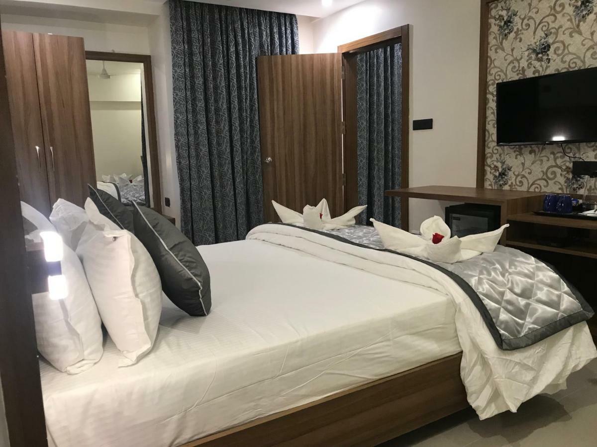 Kyriad Hotel Solapur By Othpl Ngoại thất bức ảnh