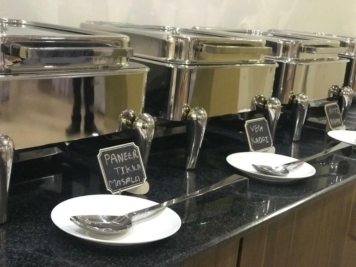 Kyriad Hotel Solapur By Othpl Ngoại thất bức ảnh