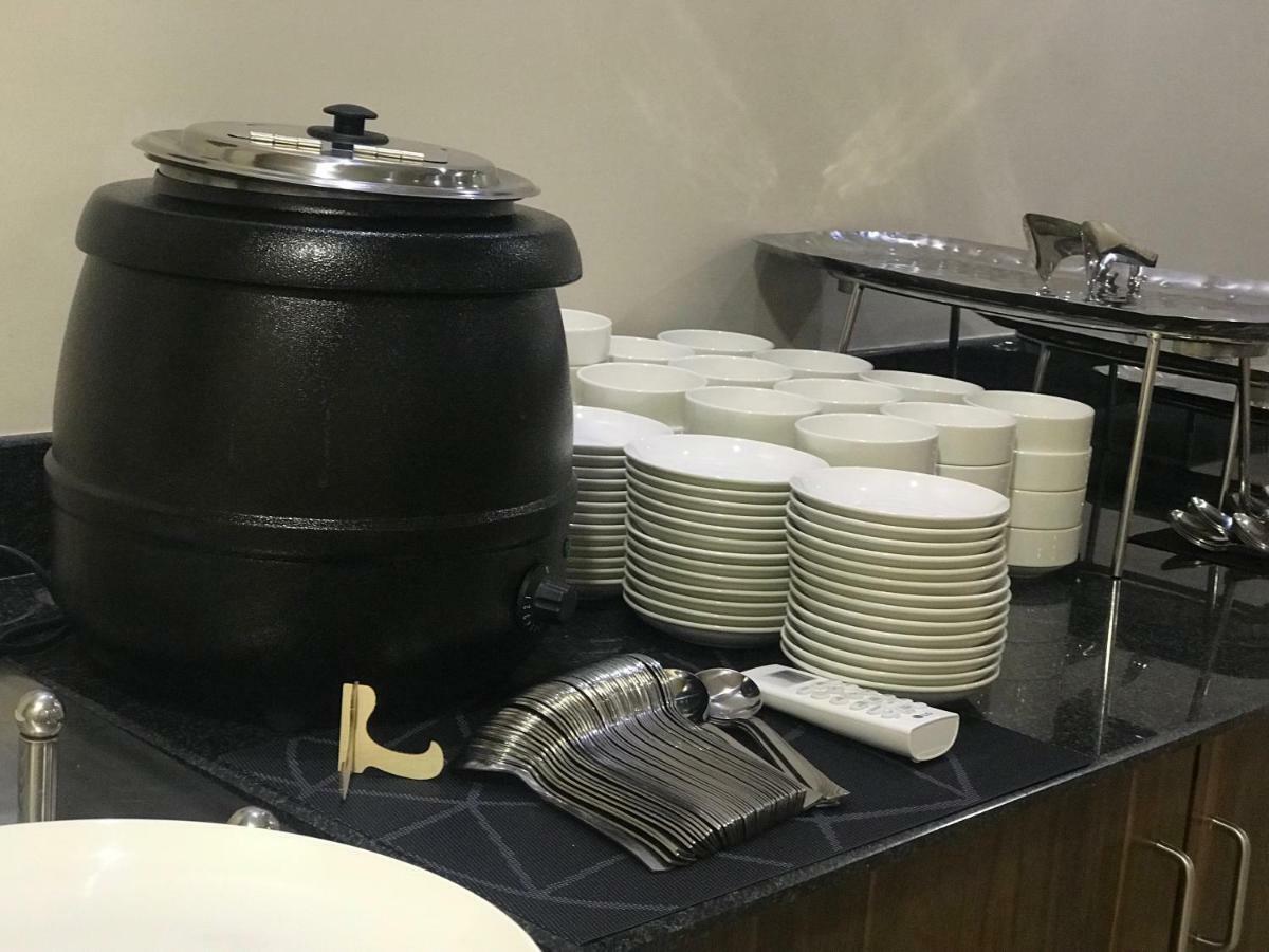 Kyriad Hotel Solapur By Othpl Ngoại thất bức ảnh